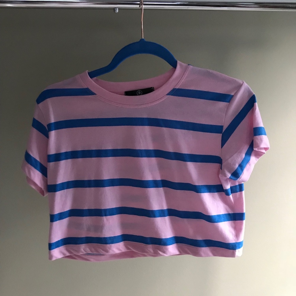 MISSGUIDED Blue/Pink Cropped T-Shirt Size 4